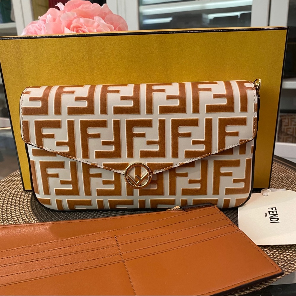 NEW FENDI CHAIN WALLET WITH POUCHES CROSSBODY BAG - Picture 1 of 11